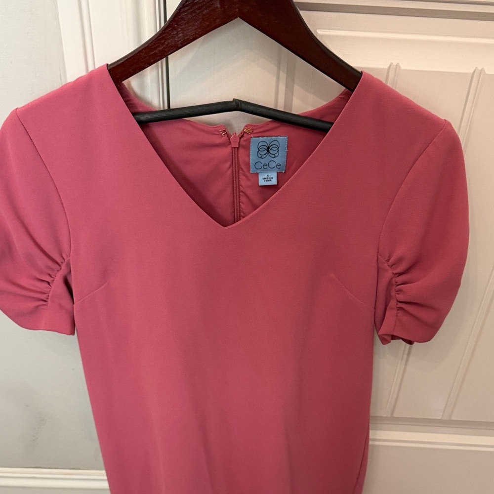 CeCe Rose V-Neck Short Sleeve Dress